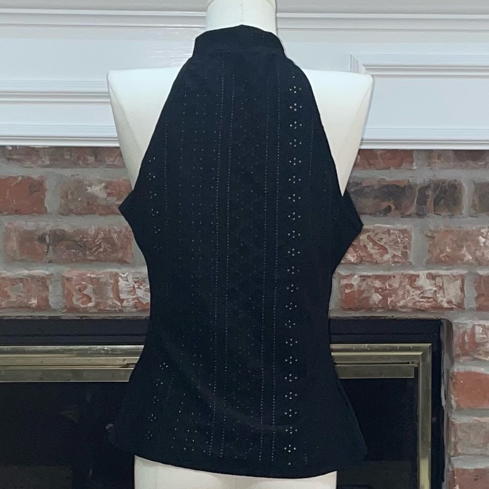 Black top with lace panels and crisscrossed front X straps / M / NWOT - Picture 6 of 11